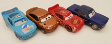 Lote de 4 coches diecast Disney/Pixar incluye Dinoco Lightning Mustangburger Cora