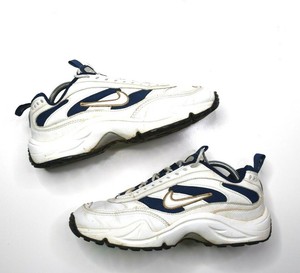 leather nike trainers womens