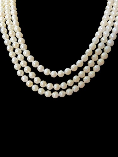 Beautiful 23" Three Stand Pearl Necklace with 14K Yellow Gold Clasp - Picture 2 of 4
