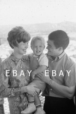 Found 4X6 Photo of Bruce Lee Martial Artist Actor with Family Brandon Lee