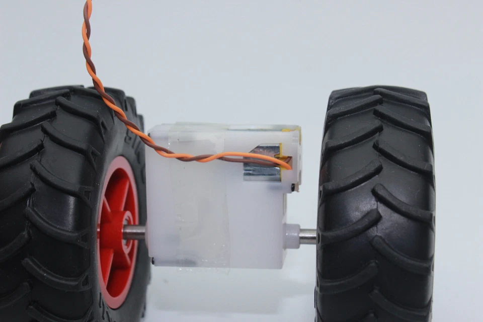 Siku 6793 6796 rot Hinterachse Fendt  Achse hi. Traktor RC Control 1:32 - Bild 3 von 4