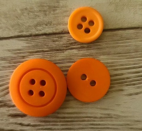 Bag of 58 Plastic Buttons ~ Multicolored ~ Various Sizes ~ Decorative Buttons - Picture 3 of 12