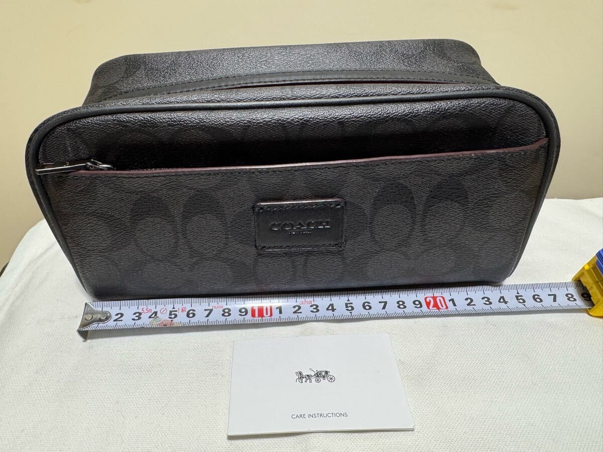 COACH Black Second Bag Clutch in Excellent Condition