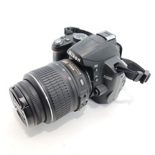 Camara Reflex Nikon D3000 10.2 MP Negra + 18-55 mm [PO230676]