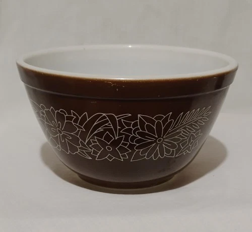 Vintage Pyrex 401 Mixing Bowl  Excellent Condition