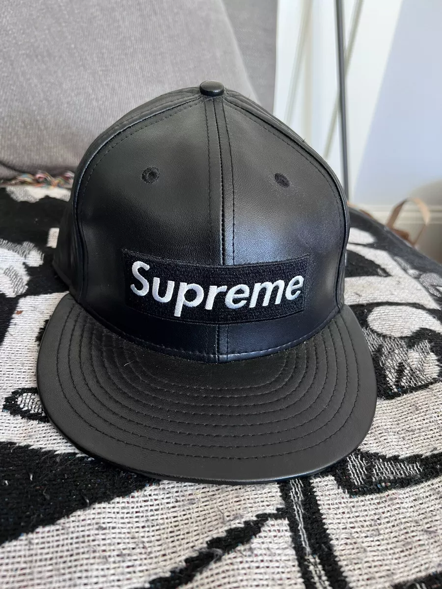 商品を販売 Supreme ボックスロゴ LEATHER BLACK 7 2/1 - 帽子