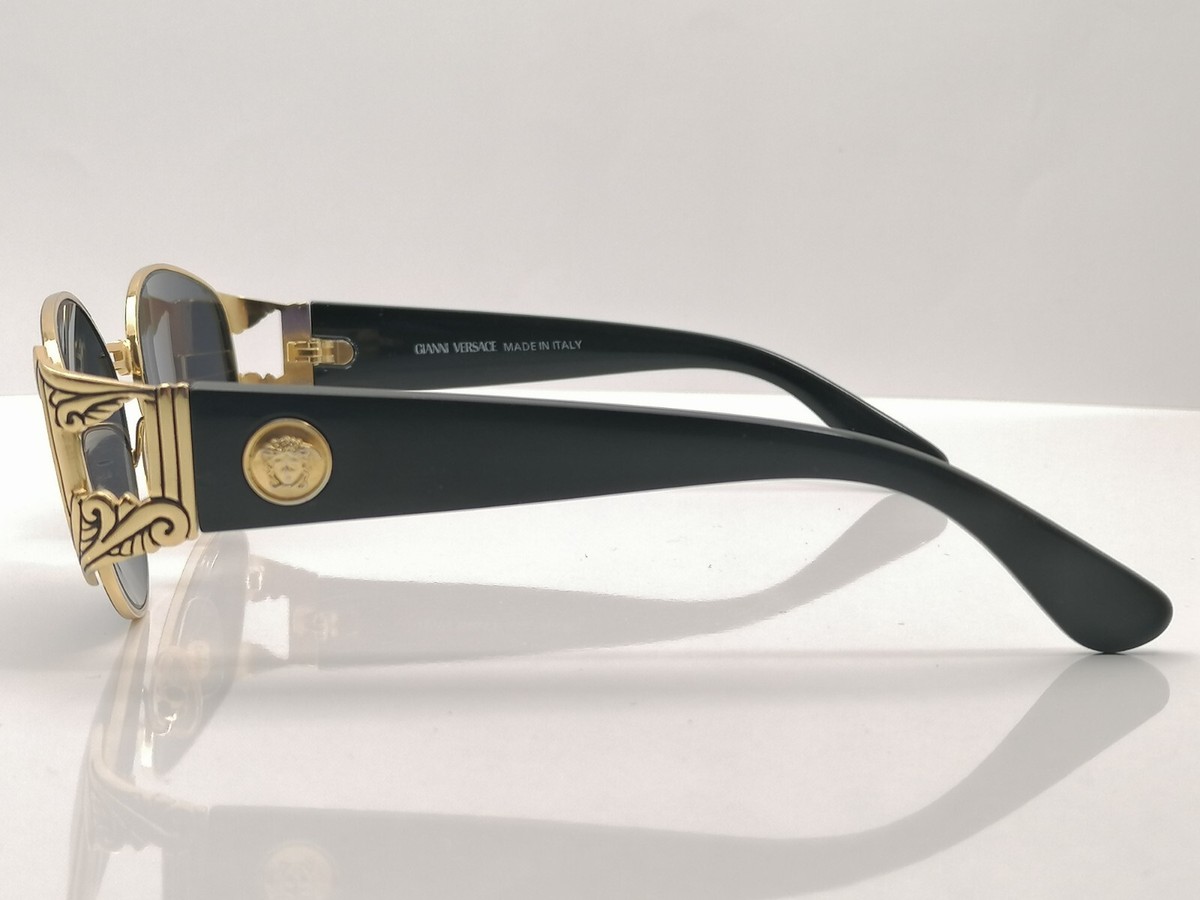 キ*ン様 GIANNI VERSACE ブラックサングラス 中古・古着通販】GIANNI VERSACE (ジャンニヴェルサーチ