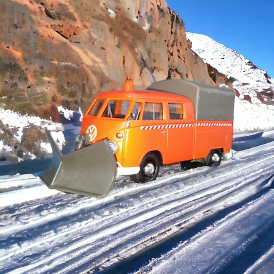 VW T1 Pritsche Plane orange mit Schneepflug Modellauto 1:24 Motormax