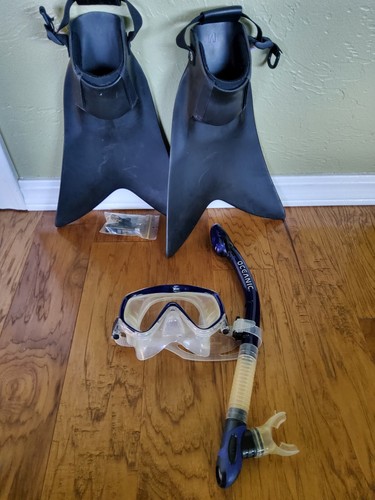 Oceanic Snorkel and Scubpro Mask with ForceFins for Scuba and Snorkeling.