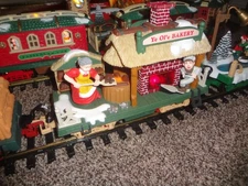 New Bright Holiday Express Ye Ol'e BAKERY animated train car VIDEO