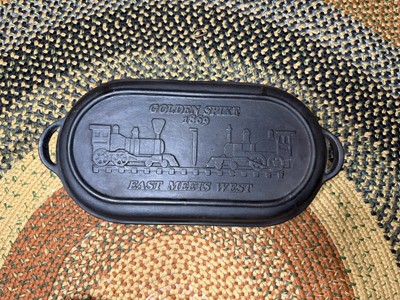 Camp Chef  Cast Iron Cooker Oval Roasting Pan w/ Grilling Lid