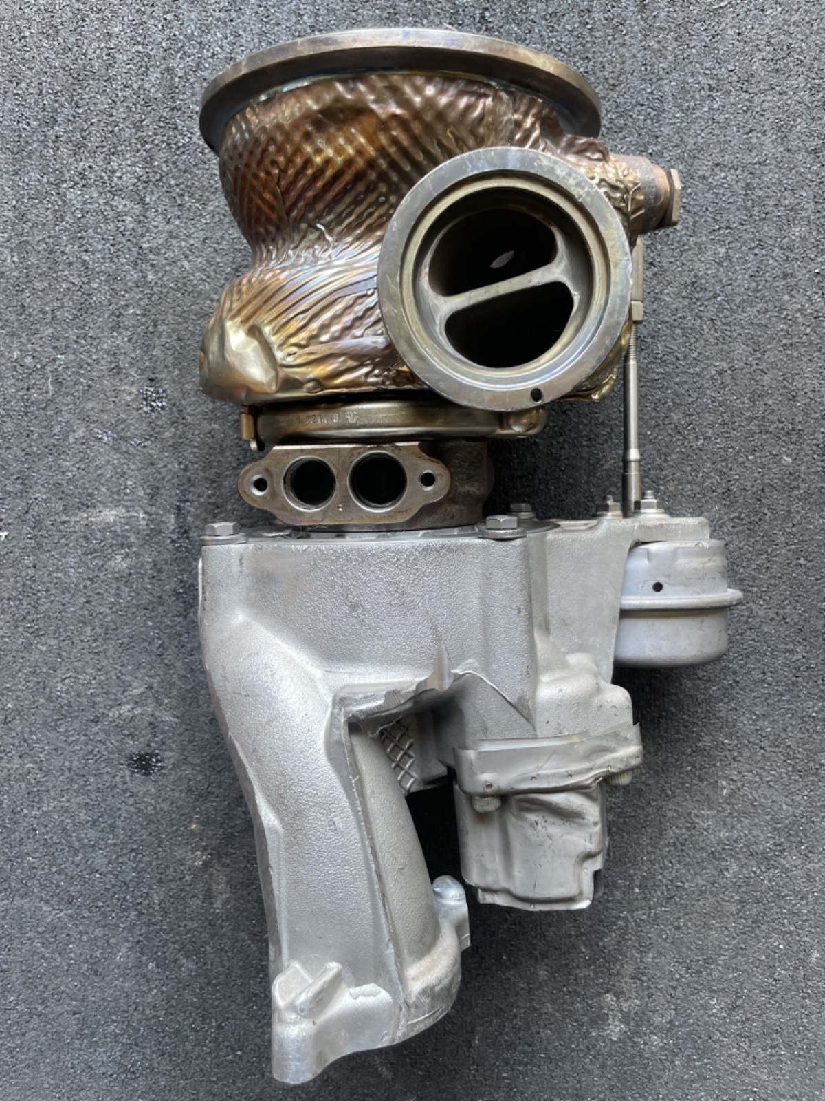 21-26 Bentley Bentayga 4.0L V8 Turbocharger Supercharger Cylinder 0P2145702H OEM