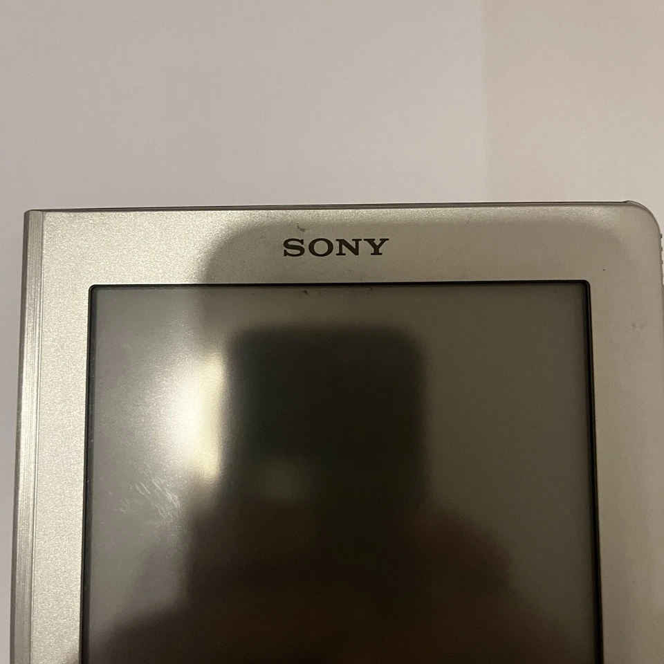 Sony PRS-600 6" Digital eBook Reader with pouch Spares & repair Only - Image 3 of 4