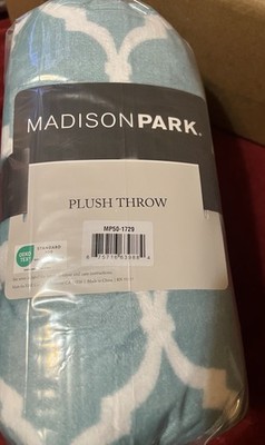 (NEW)Madison Park Geometric Plush Throw, 60'' x 70''