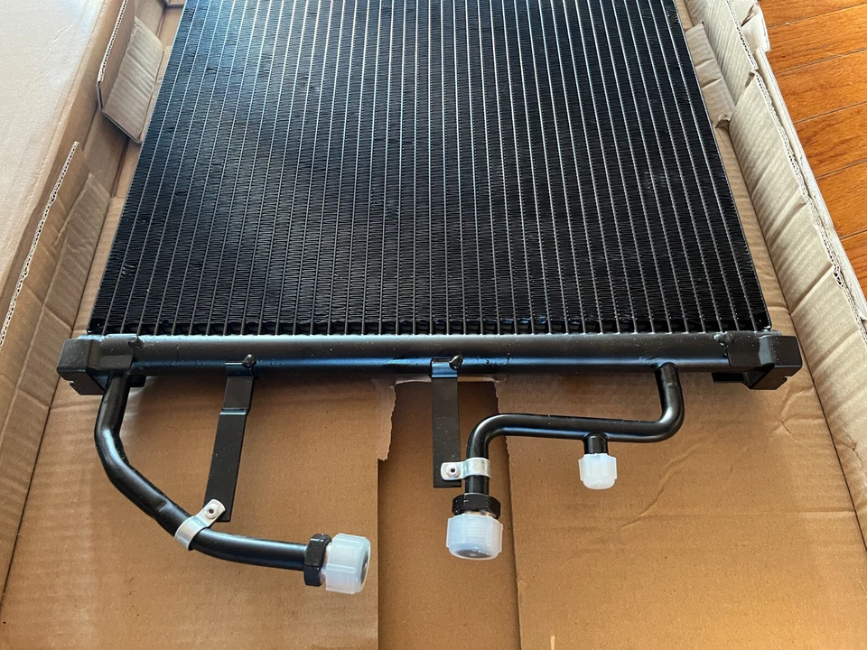 Conjunto condensador de refrigeración aire acondicionado Escalade Tahoe Yukon 52480034 Foto 3 de 4