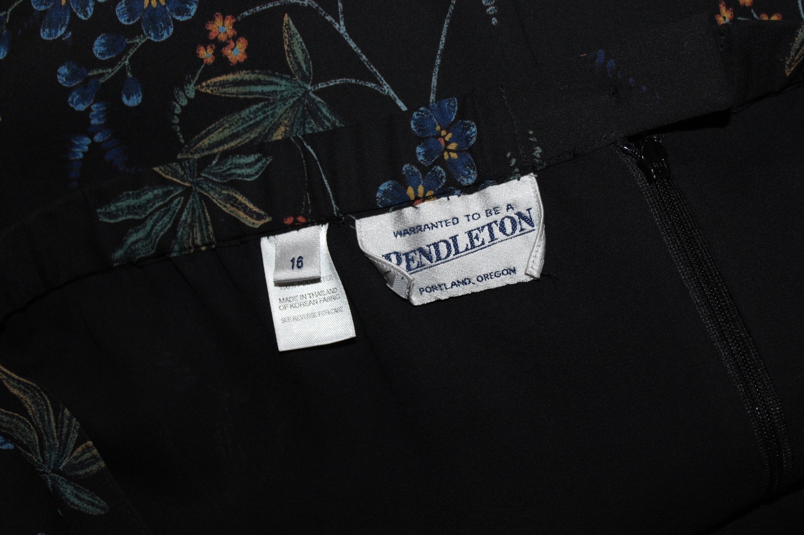 Pendleton Sz 16 Soft Black Polyester Gorgeous Ful… - image 2