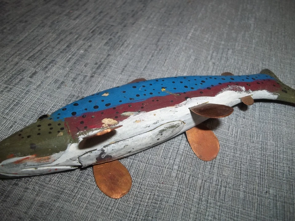 2 VINTAGE ICE HOUSE SPEARING DECOYS/ Ice Fishing Dark House Spearing Fish Decoy - Image 4 of 4