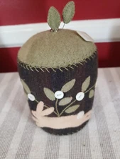 PRIMITIVE FOLK ART HAND MADE APPLIQUED WOOL LARGE PIN CUSHION RABBIT AND CLOVER