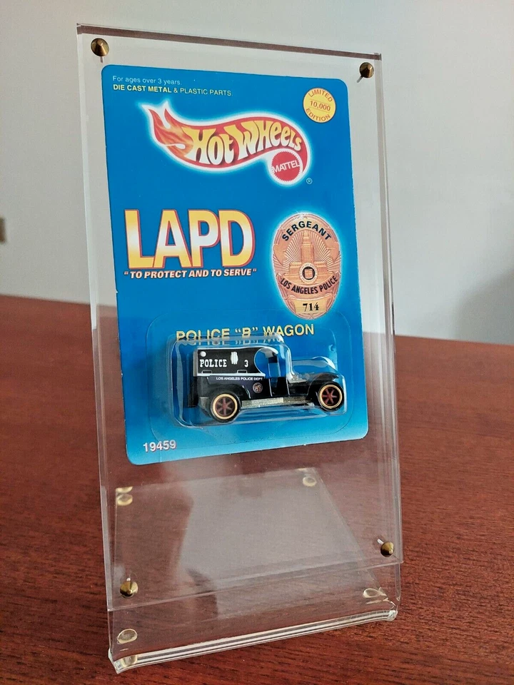 1997 Hot Wheels LAPD Police "B" Wagon Limited Edition con Espositore Plexiglass - Immagine 2 di 4