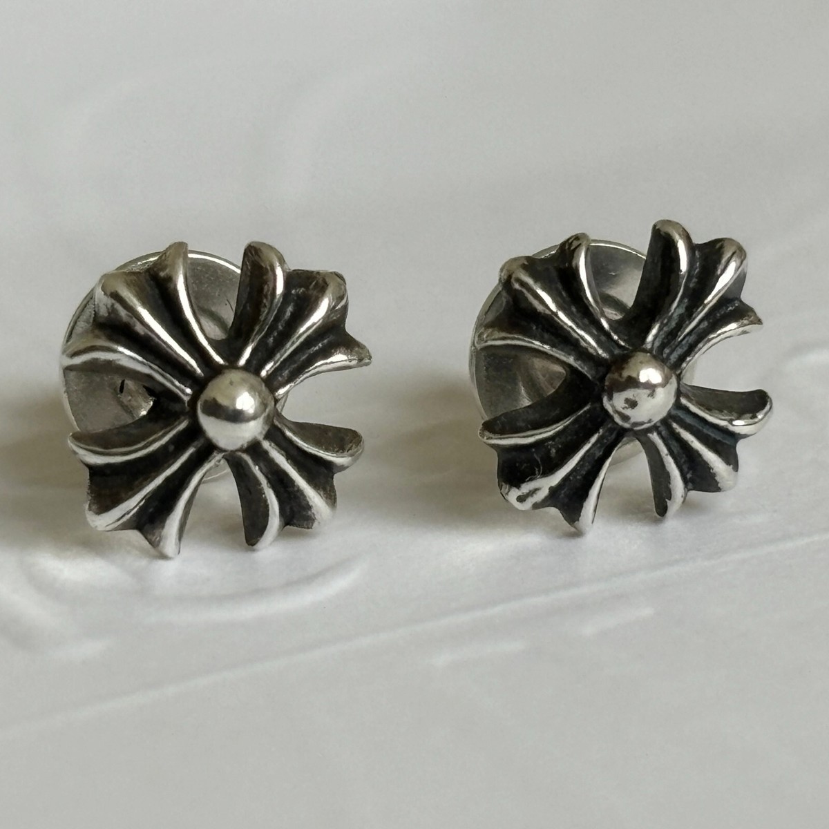 さっくー　Chrome Hearts STUD CH PLUS(片耳用) Chrome Hearts CH Plus Stud Earring In Hand【Just 1 earing only