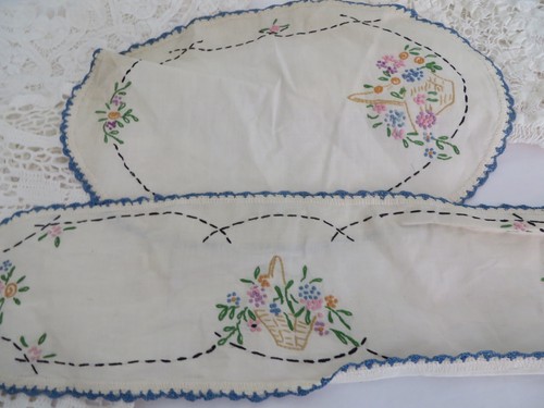 VINTAGE LINEN'S BLUE'S WHITES 9 pc Various Battenberg Crochet Embroiled Arm Cov - Picture 4 of 9