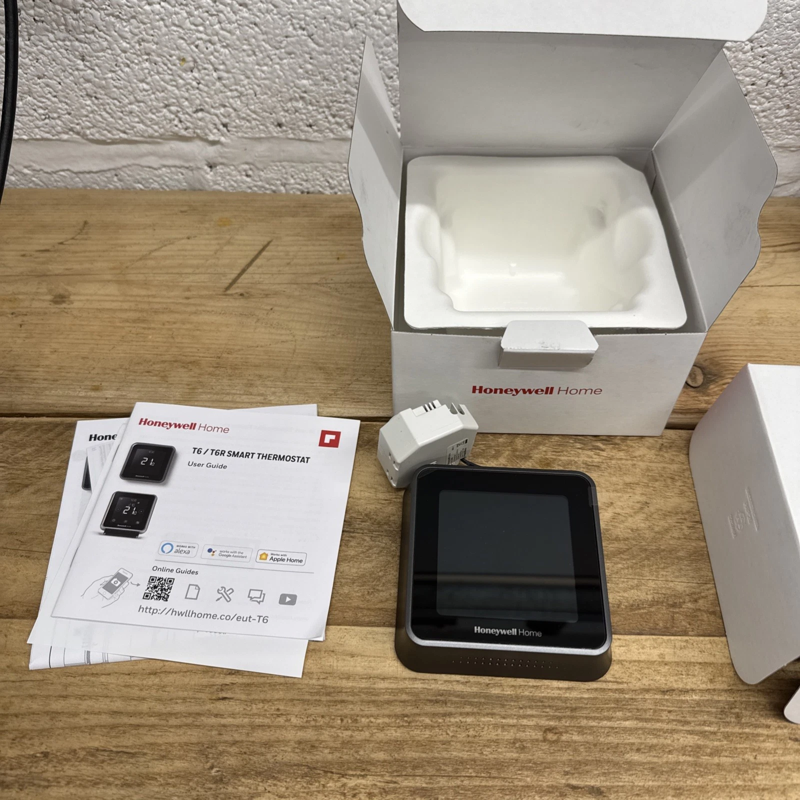 Honeywell T6H700RW5001 T6RWP Wireless Wall Powered Smart Thermostat