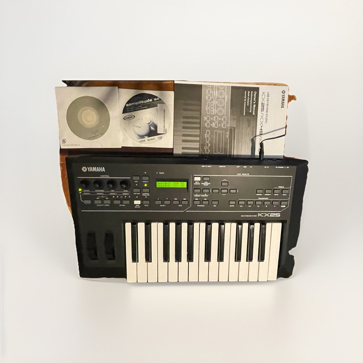 Yamaha USB MIDI Studio Keyboard Controller KX25 Complete In