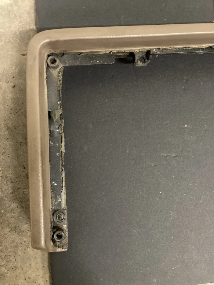 Bisel de tablero suburbano Chevy GMC C1500 K1500 1988-1994 BRONCEADO OEM Foto 4 de 4