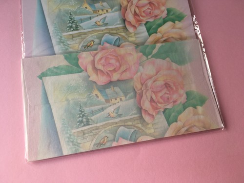 SET CARTA DA LETTERA VINTAGE BELLISSIMO FRAGRANZA DI UN FIORE TAIWAN ANNI 80 NUOVO - Foto 2 di 3