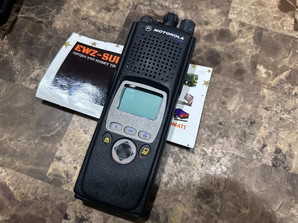 MOTOROLA XTS5000 H18UCF9PW6AN UHF 764-870MHz Radio NO BATTERY NO
