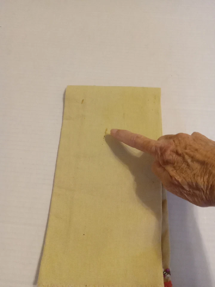 Toallas de plato vintage bordadas a mano de muselina vida natural. 2 manchas en la espalda Foto 3 de 4