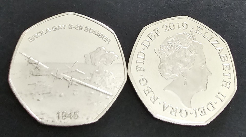 Vew 2019 ENOLA GAY B-29 BOMBER Commemoratve Con/ffty Pence 50P - Foto 5