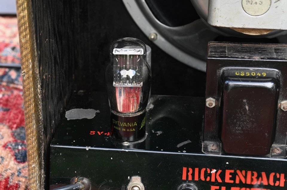 Amplificador de tubo de guitarra eléctrica de 12" con altavoz Rickenbacker 1938 de colección Foto 3 de 4