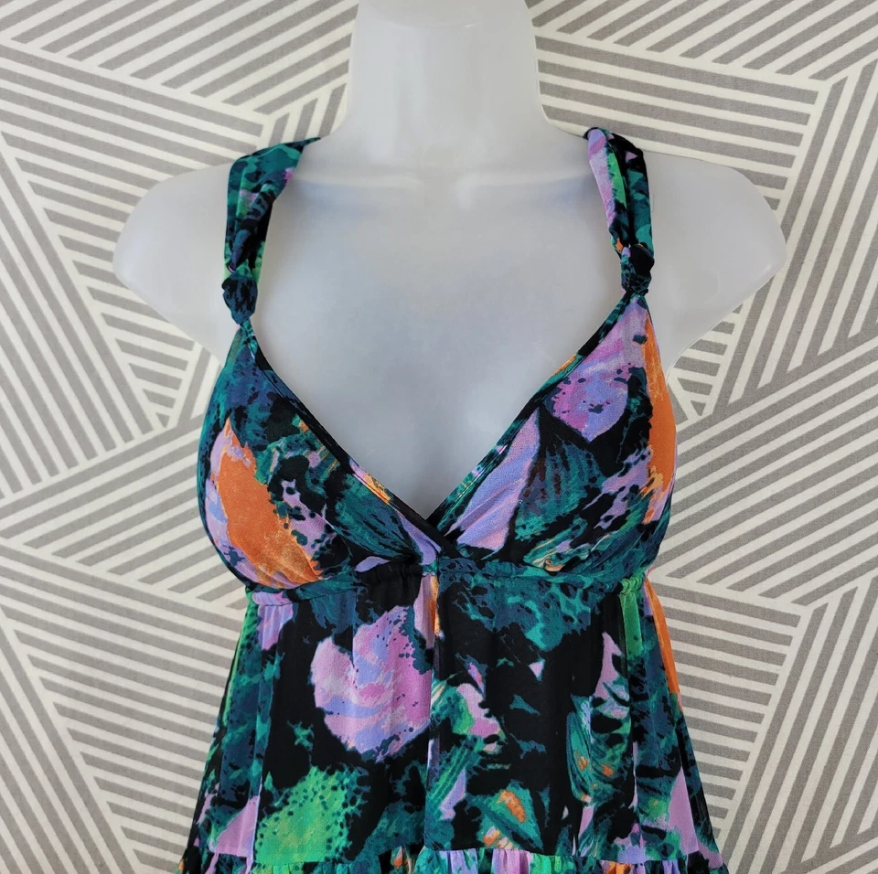 Vestido Acampanado Floral Hawaiano Moda International Talla XS Malla Tropical en Capas Foto 3 de 4