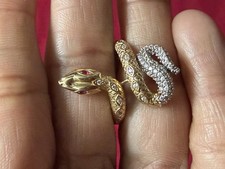 14K Solid Gold Snake Ring.  Anillo de Serpiente  en oro de 14K