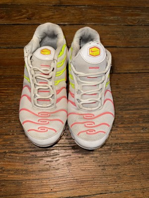 Nike Womens Air Max Plus TN 862201-102 Hot Punch White Neon Orange Sneakers 7.5