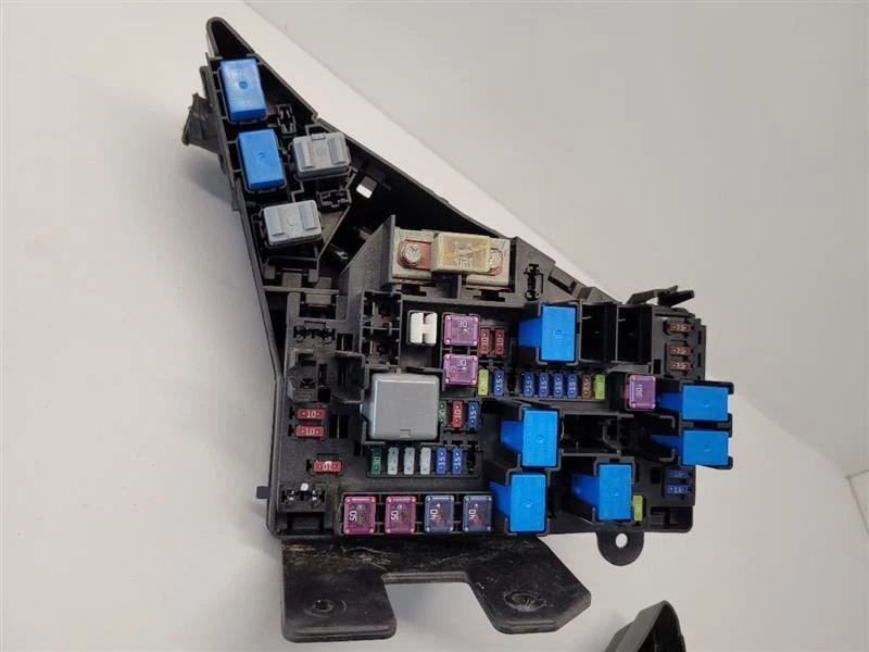 2010-2014 SUBARU LEGACY FUSE BOX ENGINE COMPARTMENT 82290AJ00A        - Image 2 of 4