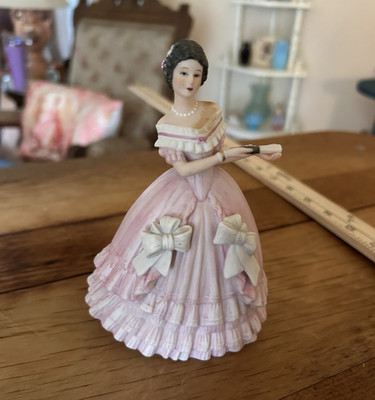 Lenox Caroline Great Fashions Porcelain Victorian Woman Figurine Pink 5in