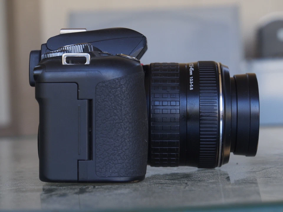 Olympus E-500 EVOLUTION DSLR — 8 Мп, датчик Kodak CCD — комплект с объективом 17,5–45 мм - Изображение 3 из 4