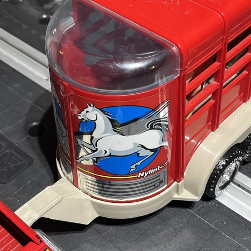 Vintage Nylint 4x4 Horse Stables Trailer Pressed Steel Set NIB 4701 w/Horse - Picture 3 of 17