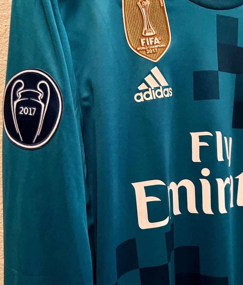 Real Madrid 2017/18 Long Sleeve Third Jersey #7 Ronaldo UCL Patches Blue Shirt - Image 3 of 4