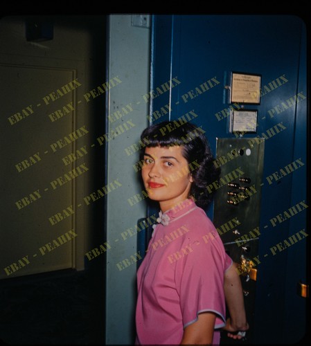 (P16) Vintage ca 1950s Stereo 3D Slide Photo - PRETTY GIRL