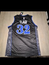 Kyrie Irving Rookie Cards and Autograph Memorabilia Guide 8