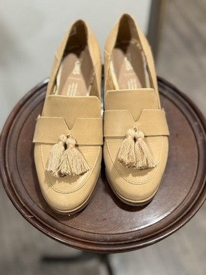 TOMS Estel Tassel leather loafer 6 honey tan neutral modern chic casual designer