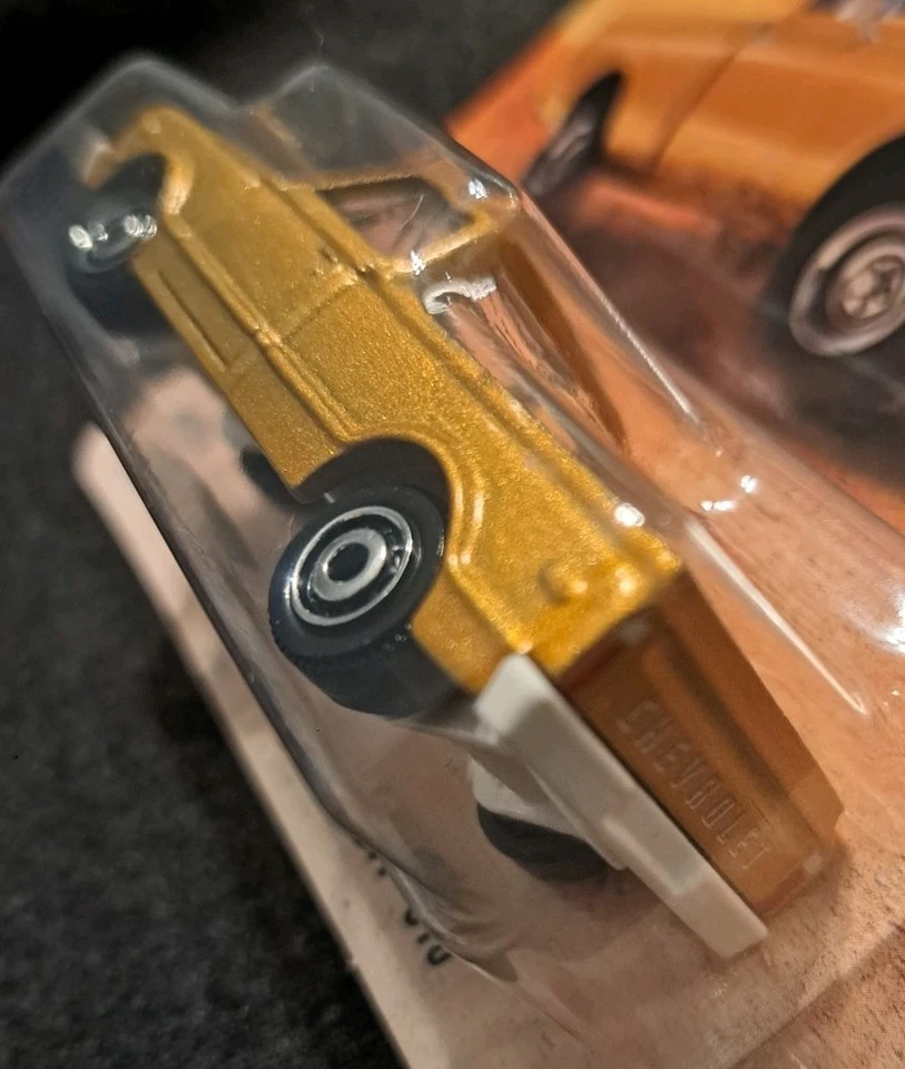 🔥Matchbox Trucks- 1968 Chevy C10+Silverado EV/Ford F-150 Lightning! Lot of 6🔥 - Image 3 of 4