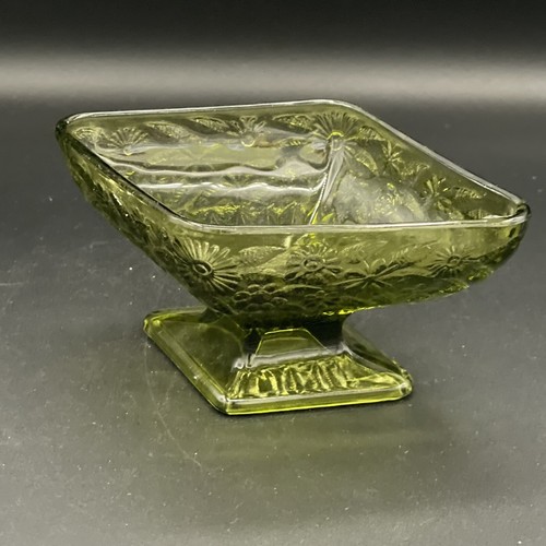 Plato de caramelo vintage con pedestal de margarita verde de vidrio Indiana - Imagen 4 de 4