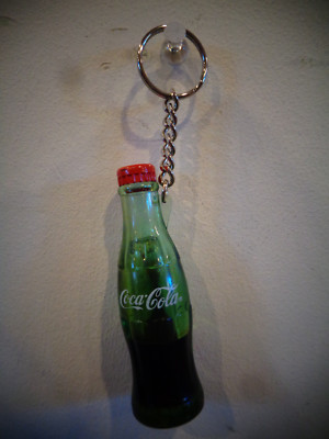 VINTAGE 1999 COCA COLA GREEN BOTTLE RED CAP KEY CHAIN KEYCHAIN RARE