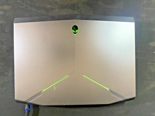 Alienware 14 Gaming Laptop – Iconic Design | 1TB HDD | 8GB RAM | Windows 10 - Foto 3 di 13