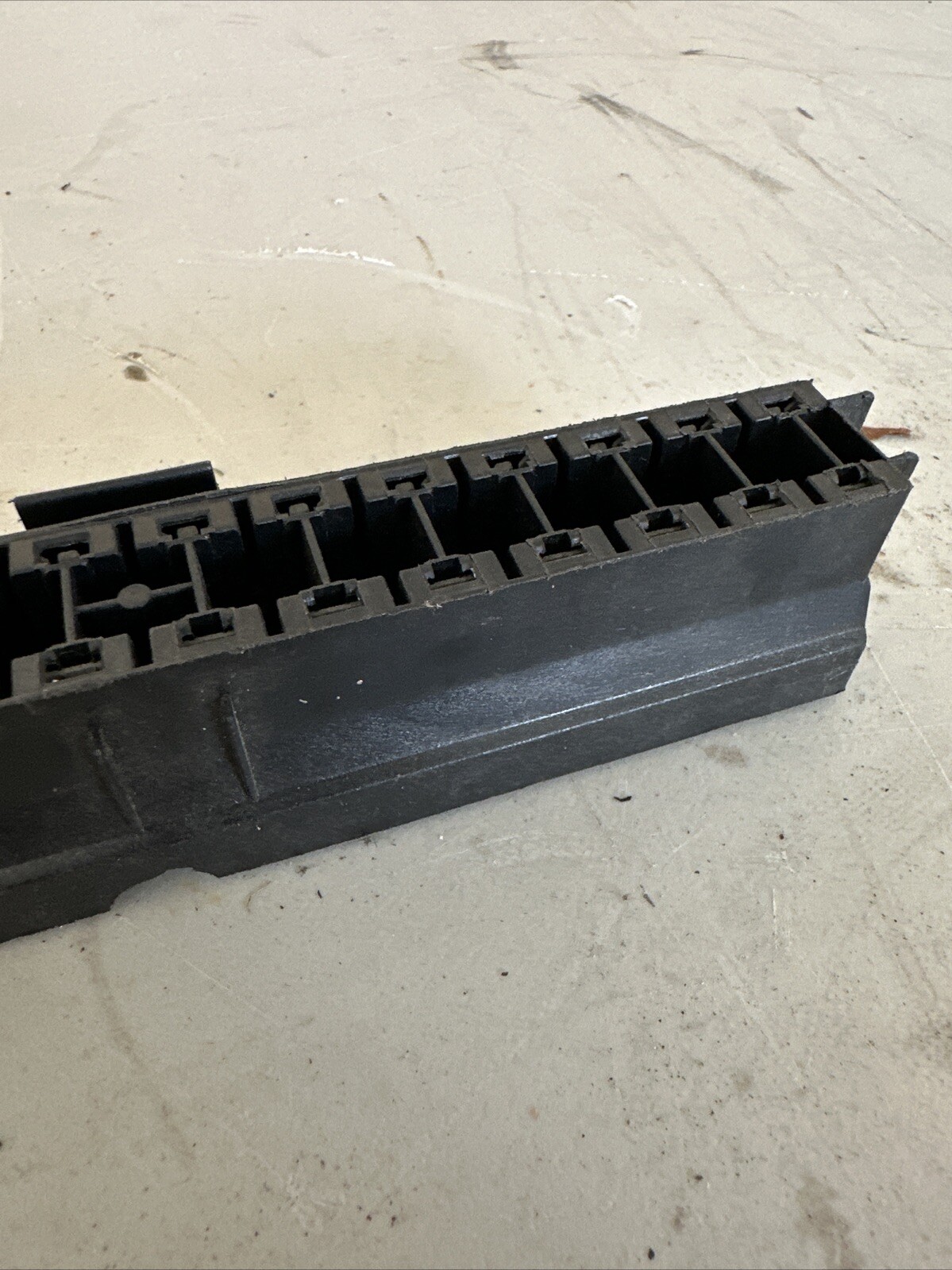 Ferrari Part 116262 Fuse Box Base 400i MONDIAL 8 MONDIAL QV P/R AS-IS READ