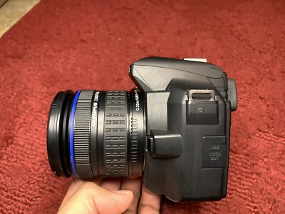 Olympus E-500 EVOLT 8MP Digital SLR Camera w Olympus Zuiko 14-42mm